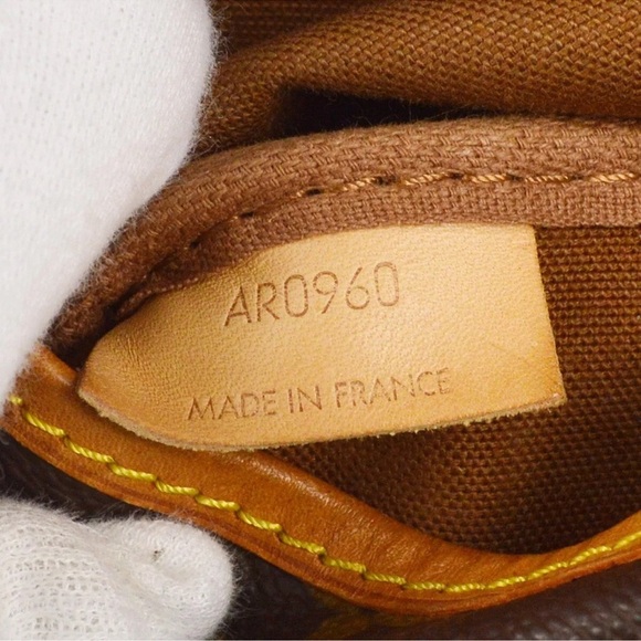 💎✨Authentic✨💎Louis Vuitton Monogram Saumur 35 Shoulder Bag Brown - Picture 5 of 9